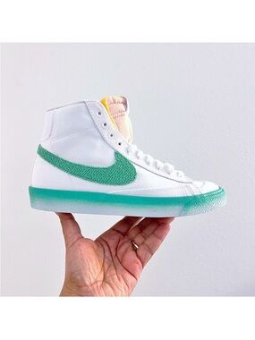 Nike Blazer Mid ‘77 Women’s Sneakers in White / Mint Green Fade Chenille Swoosh